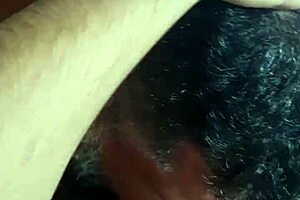 ME DELICIANDO NA PICA DO PELUDO