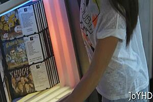 Teen Amateur Feels Intense Hardcore Pleasure