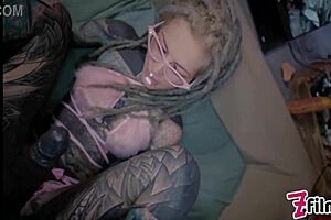 Alternative couple explores pov experiences with doxy