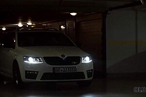 Does This Experienced Dad Know How To Handle Petite Miss Summer Brooks?