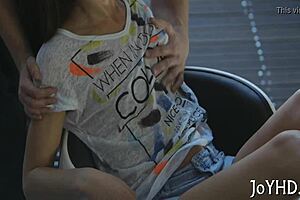 Teen Amateur Feels Intense Hardcore Pleasure