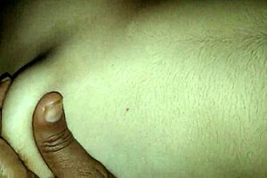 Indian bhabi with beautiful pussy gets fast fucked on webcam