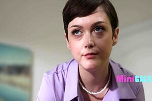 Маленький размер соблазнения расцветает в офисном романе