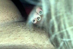 meus pais sairam de casa, botei minha meia-irma pra mamar, depois gozei dentro dela