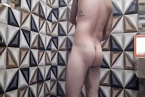 Largado e pelado explores gay femdom fetish fucking