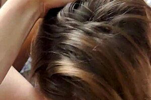 A guy made a home video with two horny girls 😏