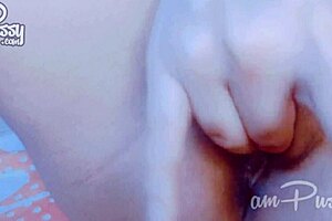 i'm fingering my asian pusy close up, it's so wet