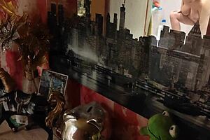 Watch my girlfriend get caught