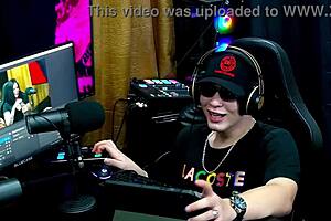 Ruan shows cock to Lary Cubas in shack