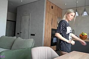 Boldly Cum In Step Sister's Pussy