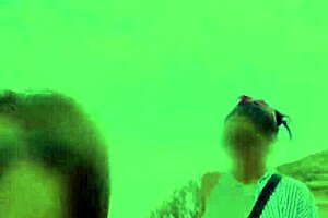 Χειρομασία στην Παραλία κατά την εκθετική μου εκδρομή, βρίσκω δύο κοπέλες να κάνουν flash στο πάρκινγκ