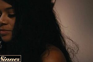 Nathan throat-fucks harley haze before stretching her pussy