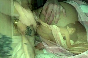 继妹首尝巨屌肛交内射快感