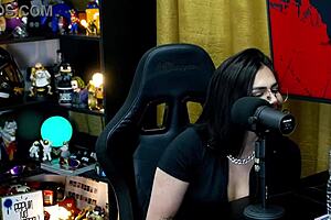 Ruan shows cock to Lary Cubas in shack