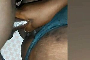 Une Bonne Petite 18+ Enjoys Intimate Moments