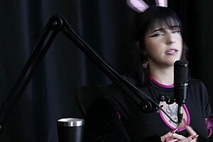 Yummi Paradise chooses artistic name