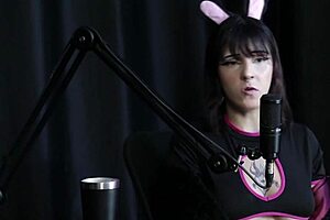 Yummi Paradise chooses artistic name