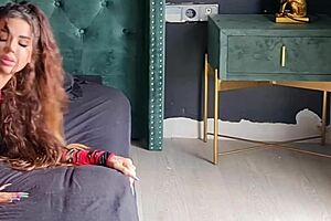 Famous Neighbor Fucks Young Girl Hard in Bed for Creampie