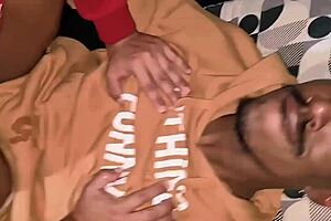 Rafael bolt gemendo alto de tanto prazer com socyal sem camisa