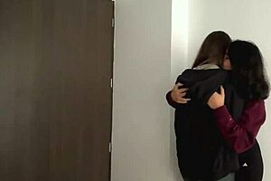 My best friend's wife squeezes my mouth tight with her ass