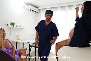 omg my pregnant stepmom naty delgado & melany latina in wild doc office threesome! 😲