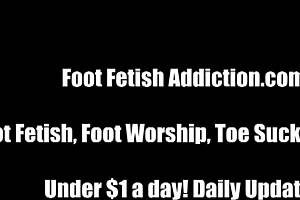 Sensual foot fetish femdom experience with toe sucking