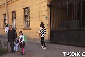 I give hot oral sex to a tricky agent during the interview