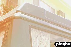 Wow, cute eyes milf posing naked with perfect big booty!