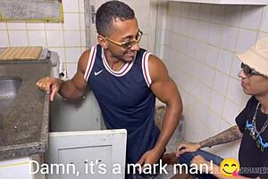 O Vizinho Encanador Chegou E Ele É Muito Gostoso