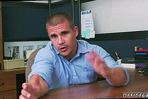 Earn that bonus with oral gay sex from Pilipino male!