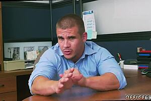 Earn that bonus with oral gay sex from Pilipino male!