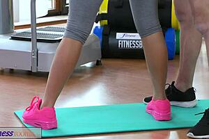 Black-haired gym nymph rocks multiple orgasms in fitness room! 😍