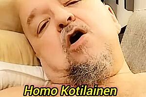 Gay amateur Homo kotilainen has an uncut cock and likes to pleasure himself