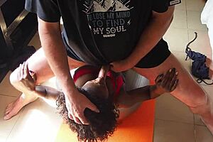 Black MILF gets a quick gym fuck in the morning