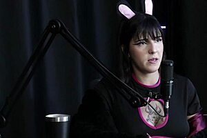 this nympho masturbates twice easily, loves spanking and knife fetishes - yummi paradise