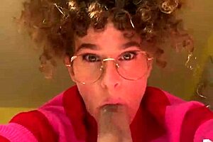 Milf quickie blowjob leads to creampie under tree