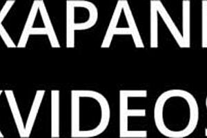 Padrastro con suerte folla con hijastra petite 18+ el viejo se corre muy rapido y me complace con sus dedos!