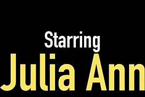 Julia ann and jessica jaymes kiss pussy passionately in pantyhose