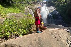 Pretinha Gostosa Gets Pau At Cachoeira