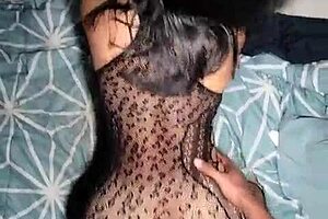 pero que hermoso culo tiene la morena que contrate ayer