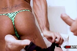 Young people from Rio de Janeiro experience pleasure with a gay amateur with a big dick