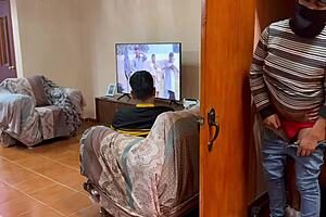 Desconocido se mete a coger a escondidas con mi novio