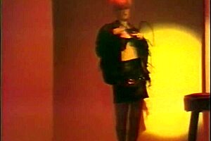 Blonde porn star legend lois ayres shakes her ass before getting fucked on stage?