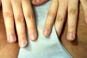 filipina babe goin' solo, damn that tight pussy tho! 😍