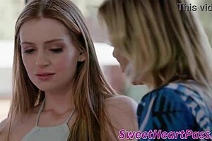 dyke gf licks young 18+ pussy 😍