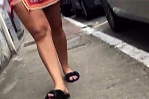 enteada de 18 anos se exibindo no onibus sem calcinha