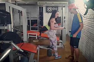 Malhando Duro Na Academia