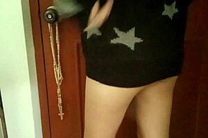 pregnant woman records video for ex to come fuck her hard.