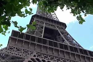 extreme public threesome blowjob and orgy at eiffel tower in paris