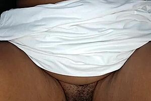 Ebony Pregnant Amateur Masturbates Clit First Time